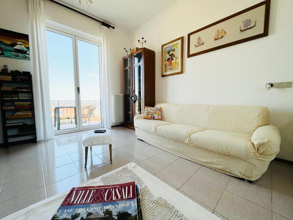 Casa Vacanze Con Vista Panoramica Frassinello Exterior foto